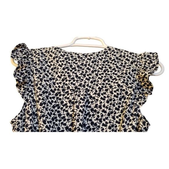 Monteau Los Angeles Blue White Floral Faux Wrap V-Neck Top Short Sleeve Size M - Picture 4 of 14